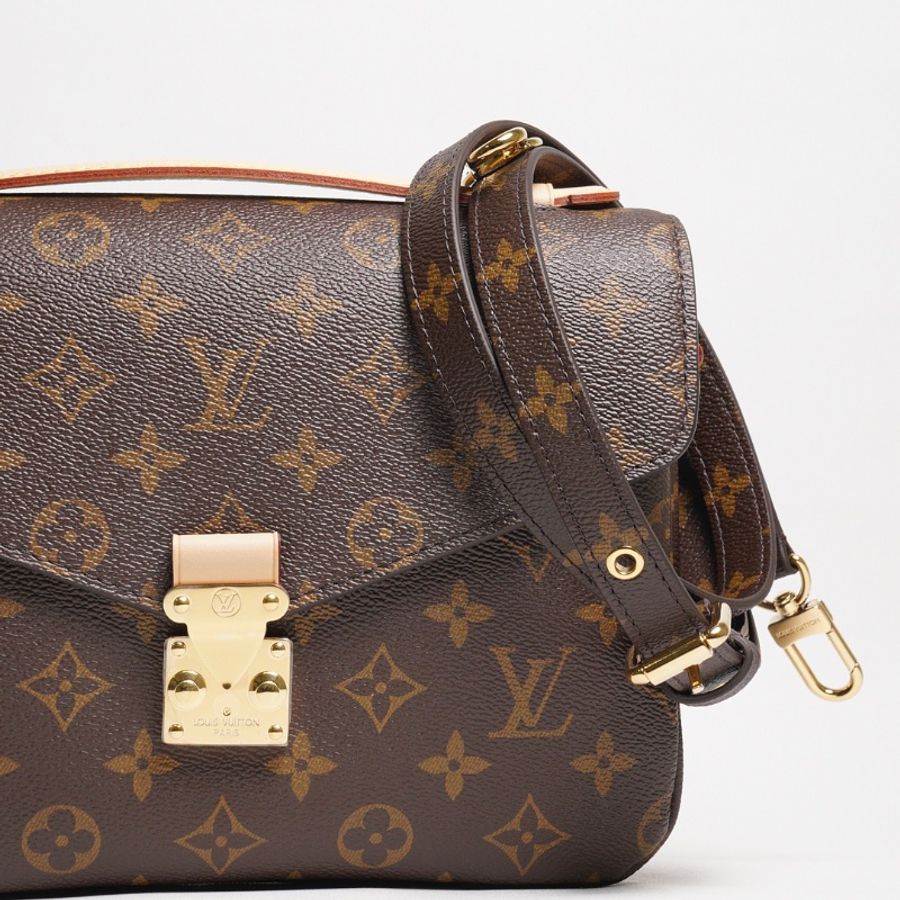 LOUIS VUITTON Pochette Métis-15