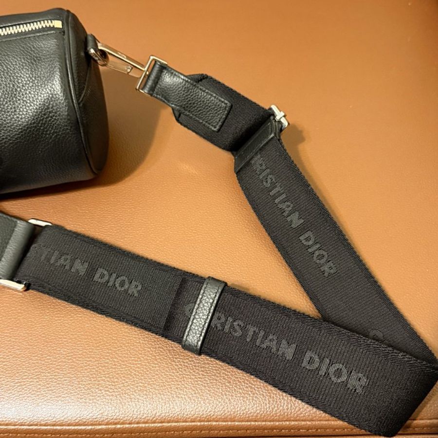 DIOR 迪奧Roller 黑色牛皮圓筒斜背包|Christian Dior 斜背包 男包 全配|巴黎專櫃購入|近新極美品-16