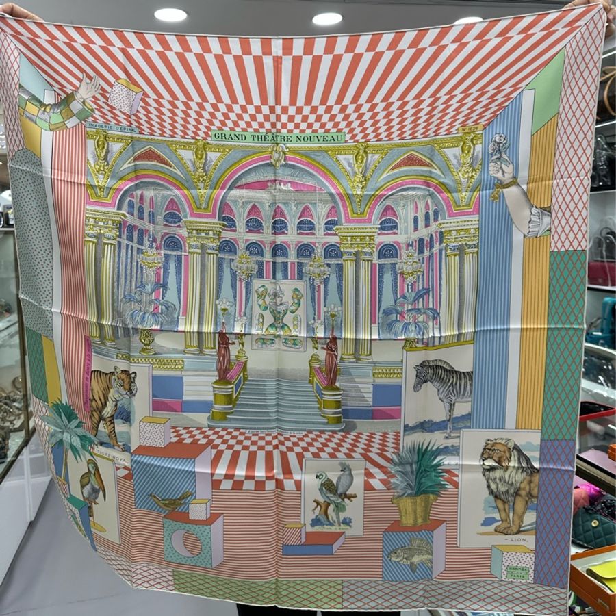 Hermes 愛馬仕 新型大劇院老虎方巾90*90-0