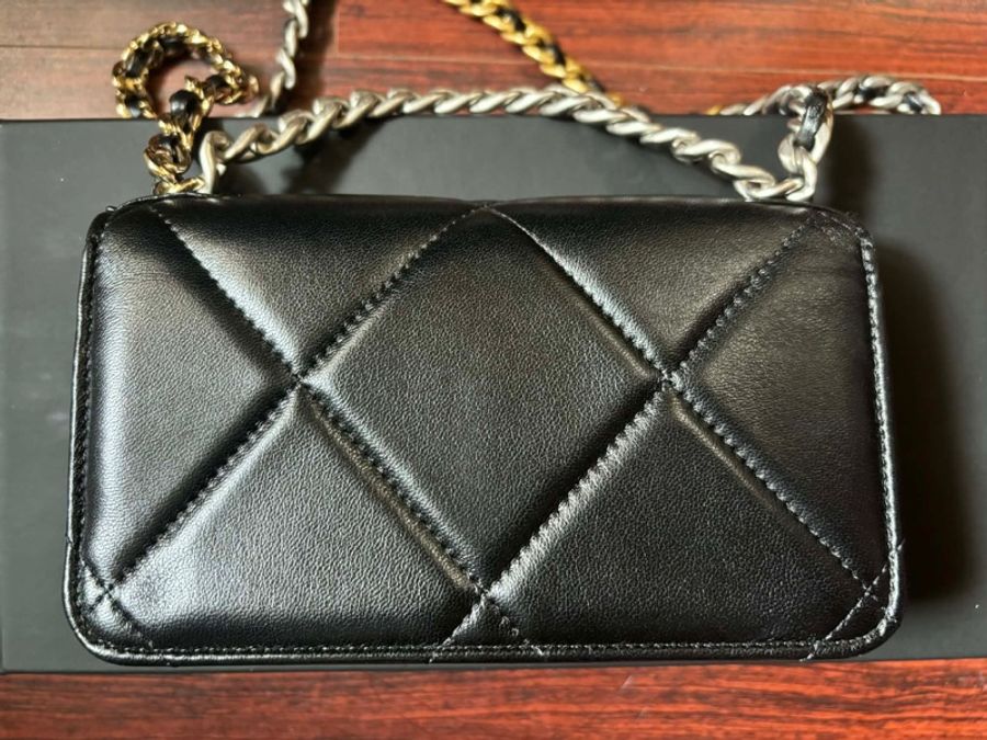 CHANEL 19 Mini WOC 經典小香鏈條款-3