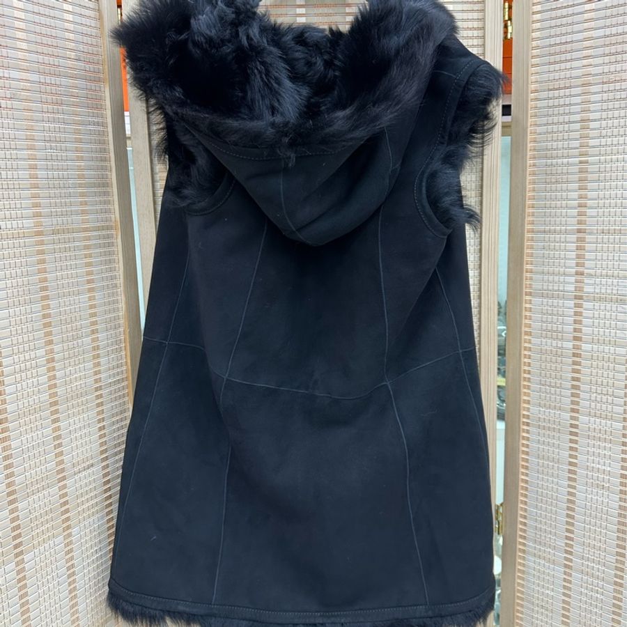 LV / Louis Vuitton路易威登羊皮毛一體兩面穿皮草連帽馬甲 36碼-3