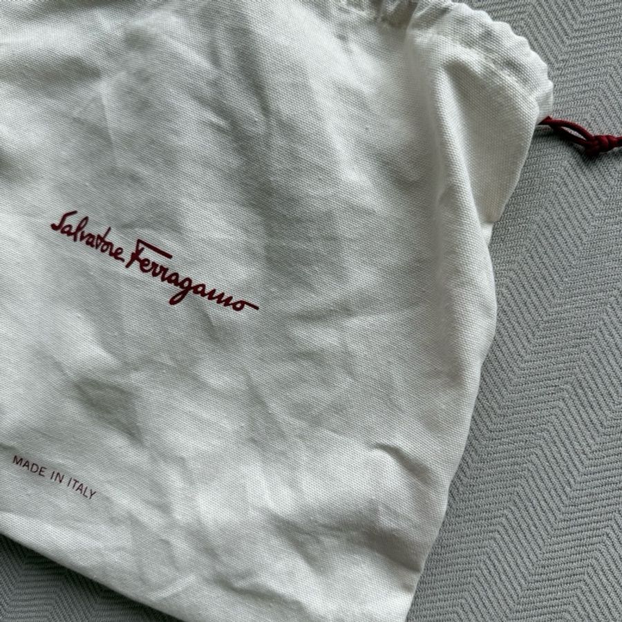 （限時特價）Salvatore Ferragamo 的 Viva Bow 單肩包（枕頭包)-23