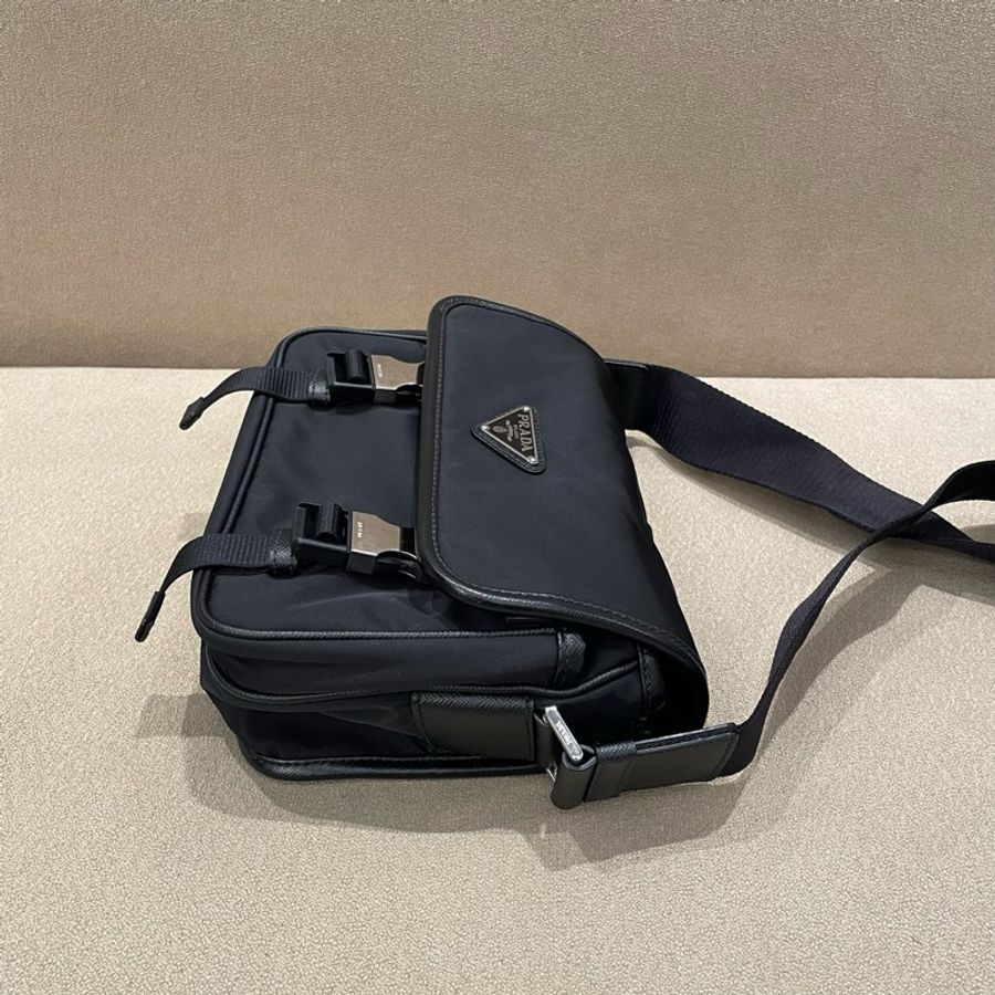 Prada 普拉達 三合一郵差包 小號 約22*16*9 自重輕便 搭配寬肩帶-5