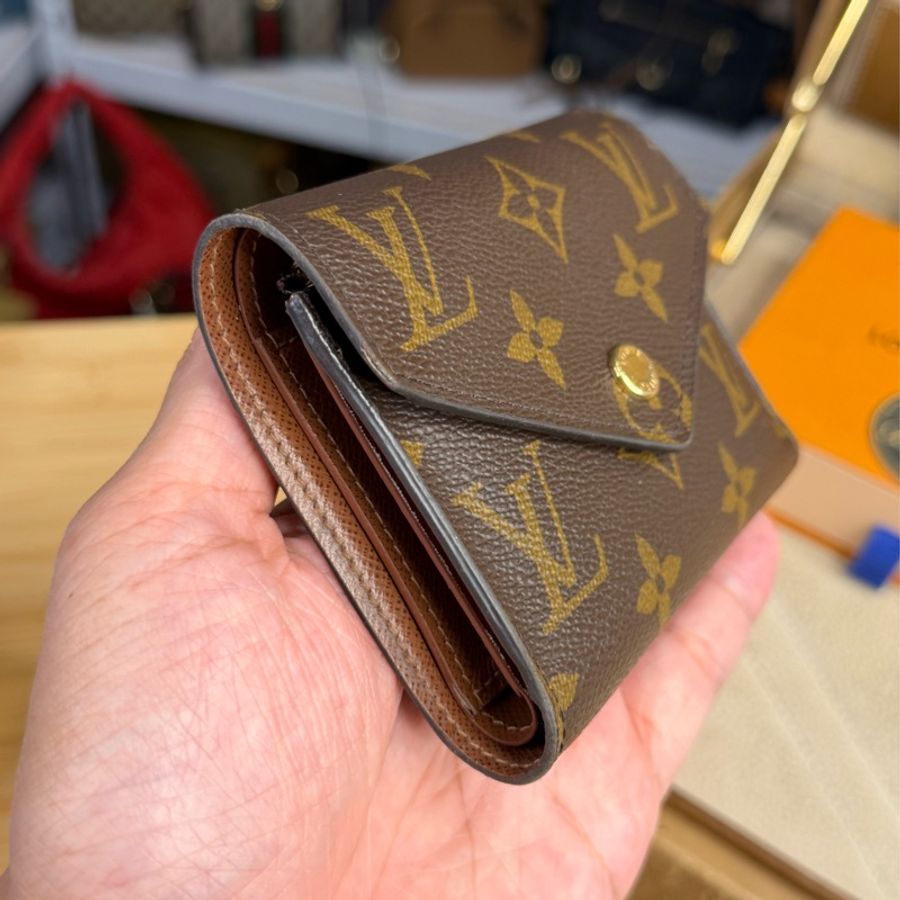 Louis Vuitton Victorien老花信封三折短夾🤎釋出必售-1