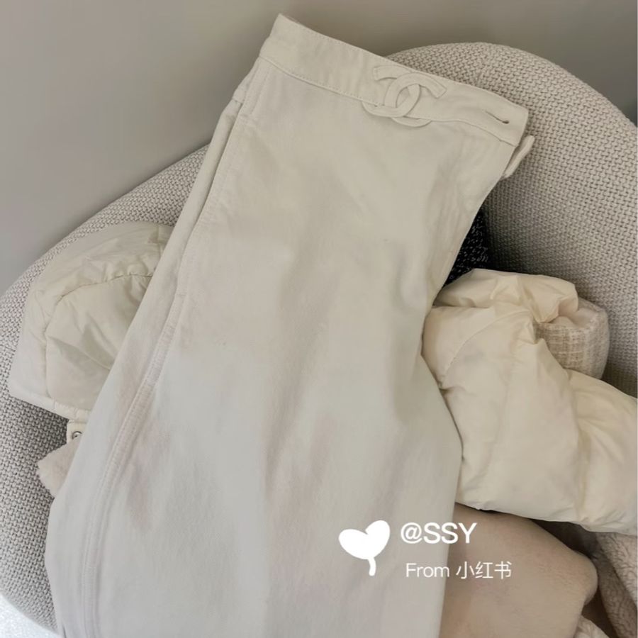 Chanel 25P 腰間logo白色牛仔褲#36-0