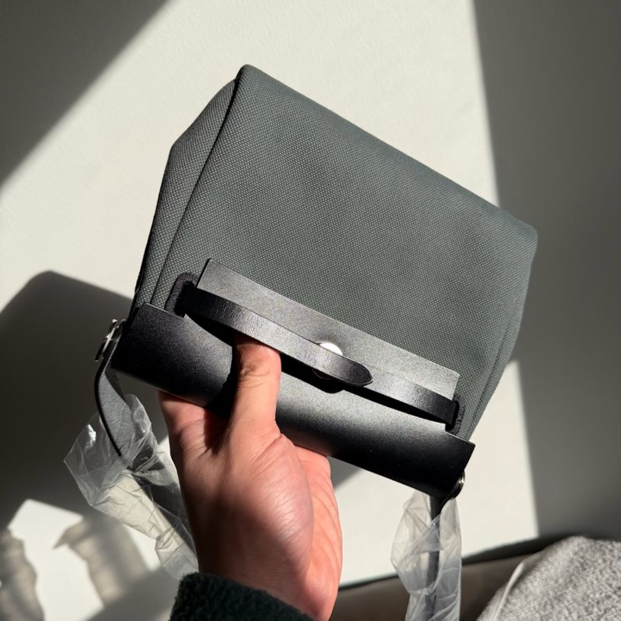 愛馬仕 mini Herbag/ Hermes Herbag Zip 20 Bag - vert mangrove w/ silver hardware 2025 墨綠 銀扣-39