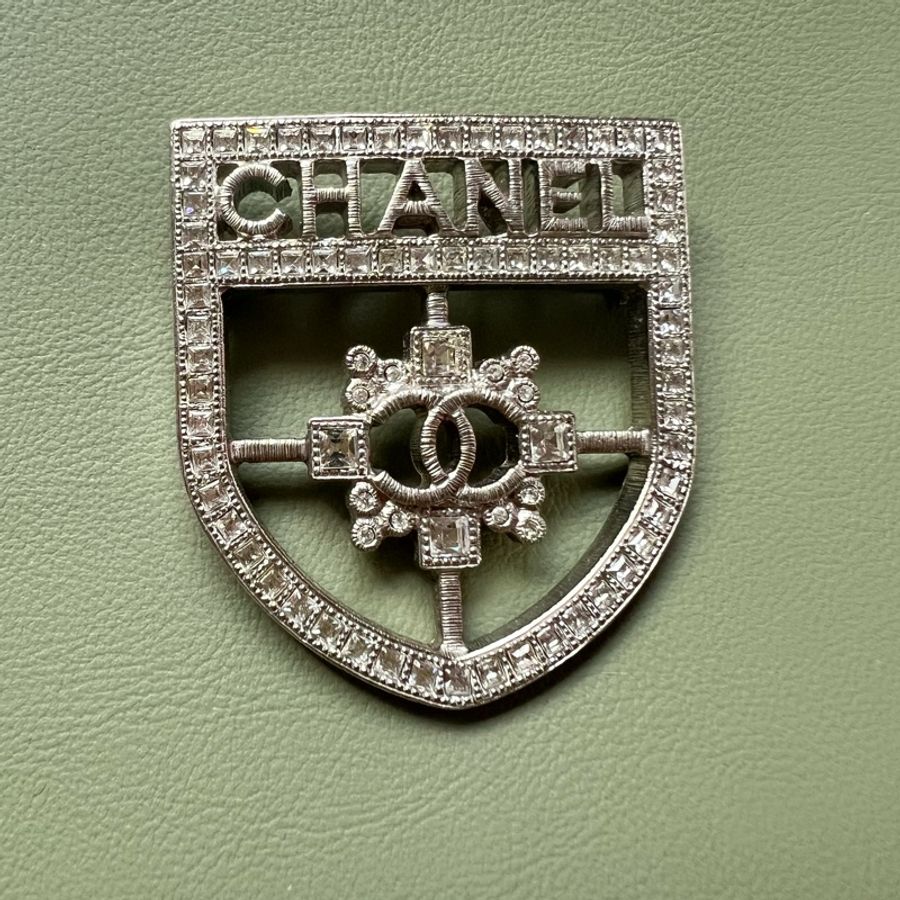 Chanel胸針-4