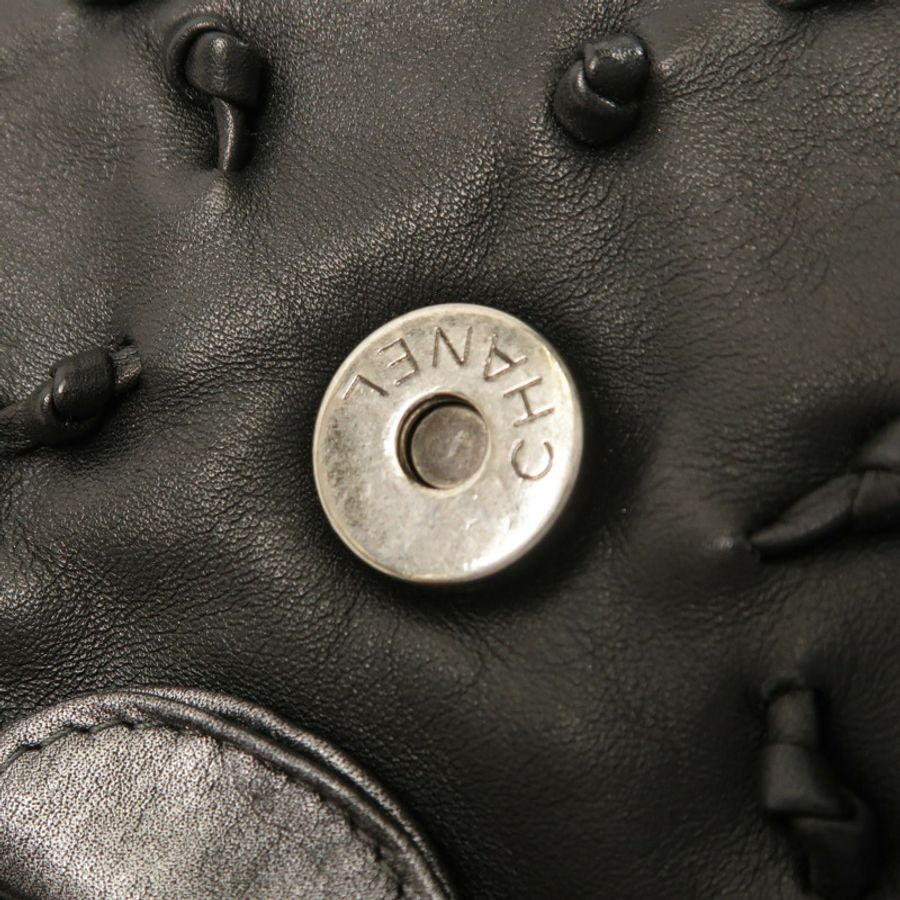 CHANEL 羊皮皮革Chic Knot Clutch Bag鏈帶肩背袋-16