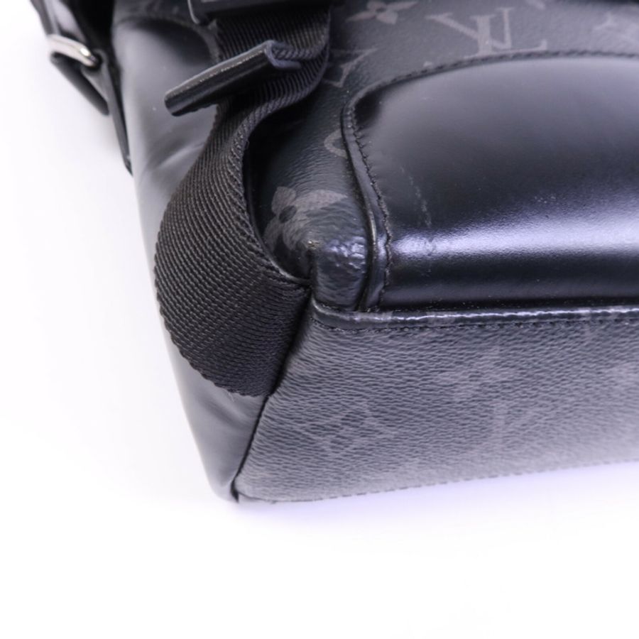 LOUIS VUITTON Monogram Eclipse Messenger PM Voyager銀扣肩背袋-10