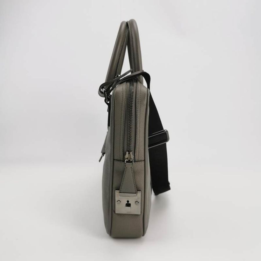 Burberry牛皮純色字母logo斜挎包單肩包-2