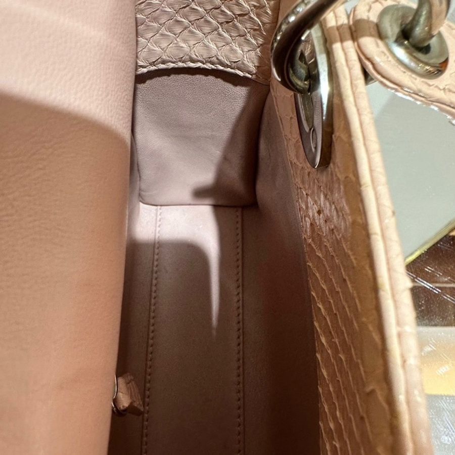 DIOR LADY DIOR MINI 鑽扣黛妃三格 蛇皮 手提肩背包20*17 藕粉色淡粉色 98新配件肩帶保卡盒子塵袋-3