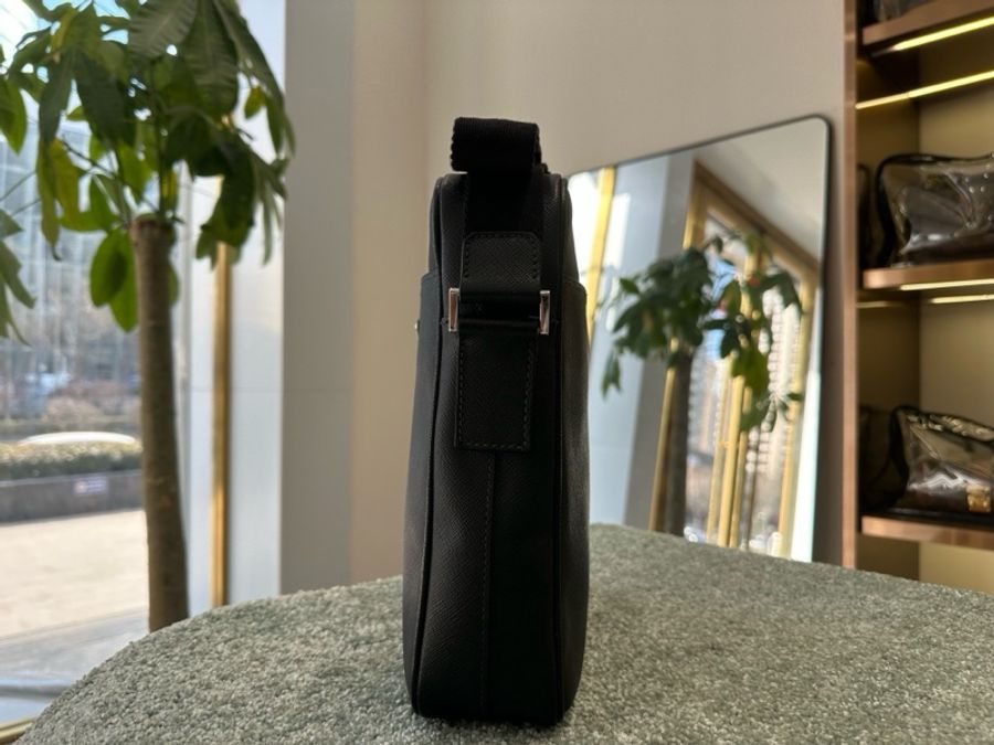 98新Prada 普拉達 男士斜挎包 郵差包 牛皮 無附件-3