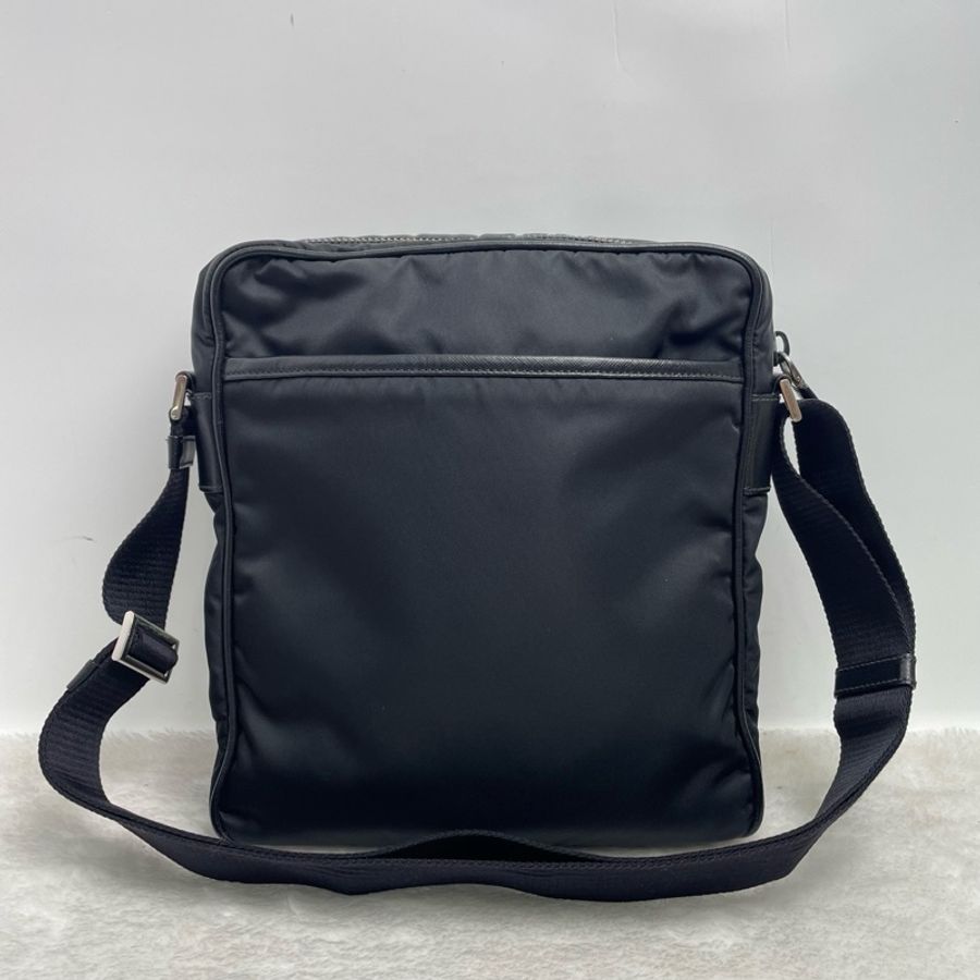 普拉達/Prada 經典黑色尼龍斜挎包 有卡 尼龍面料 抗皺防水-4