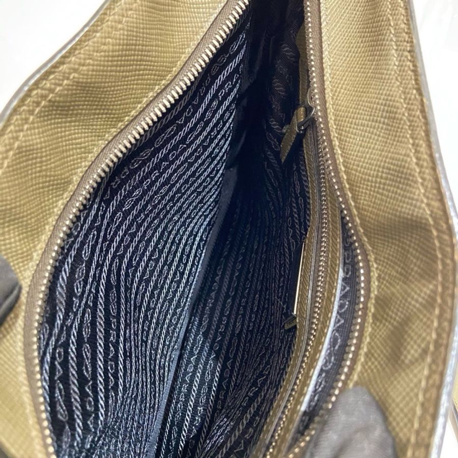 Prada普拉達男士灰綠色全皮斜挎單肩包  尺寸：29*25*8-4