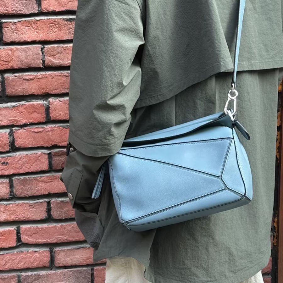 精緻氣質風😍99新🆕Loewe羅意威霧霾藍Puzzle小號幾何包單肩斜挎手提包📐-1