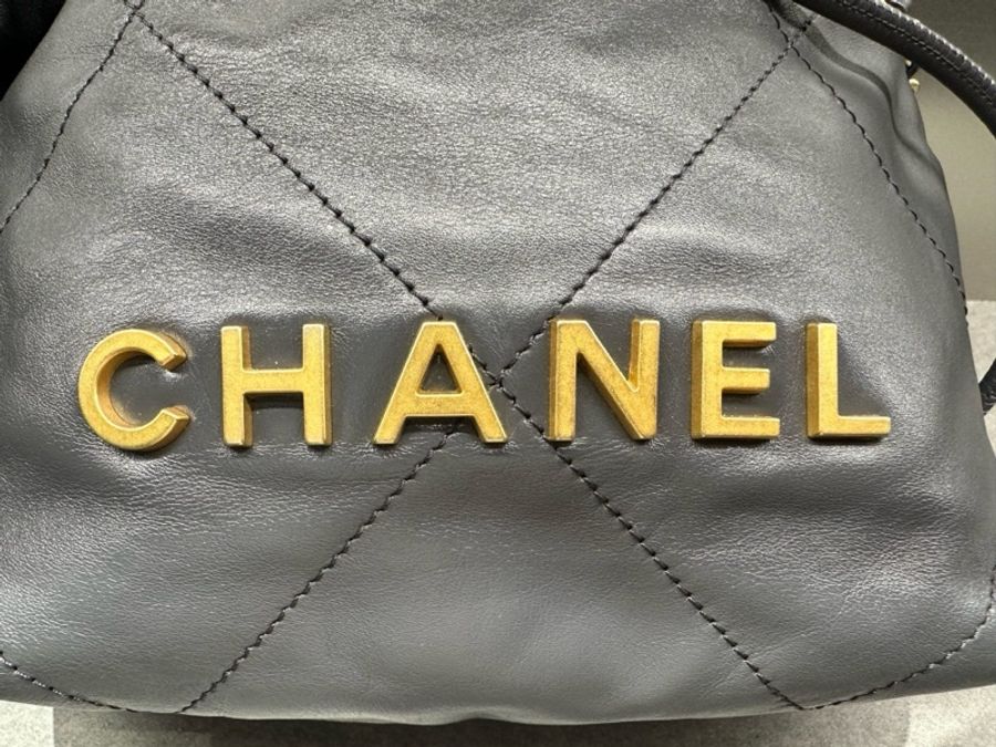 Chanel香奈兒 22 BAG mini牛皮 深灰色 金扣 單肩斜挎包 (23B)-14