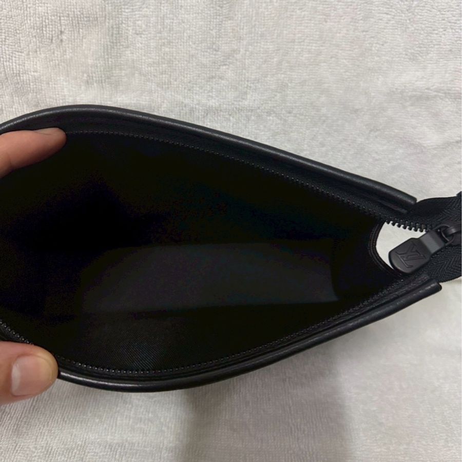 LV Monogram Shadow Gaston 經典滿版花紋織帶皮革二合一斜背包(黑) (型號M81115)-11