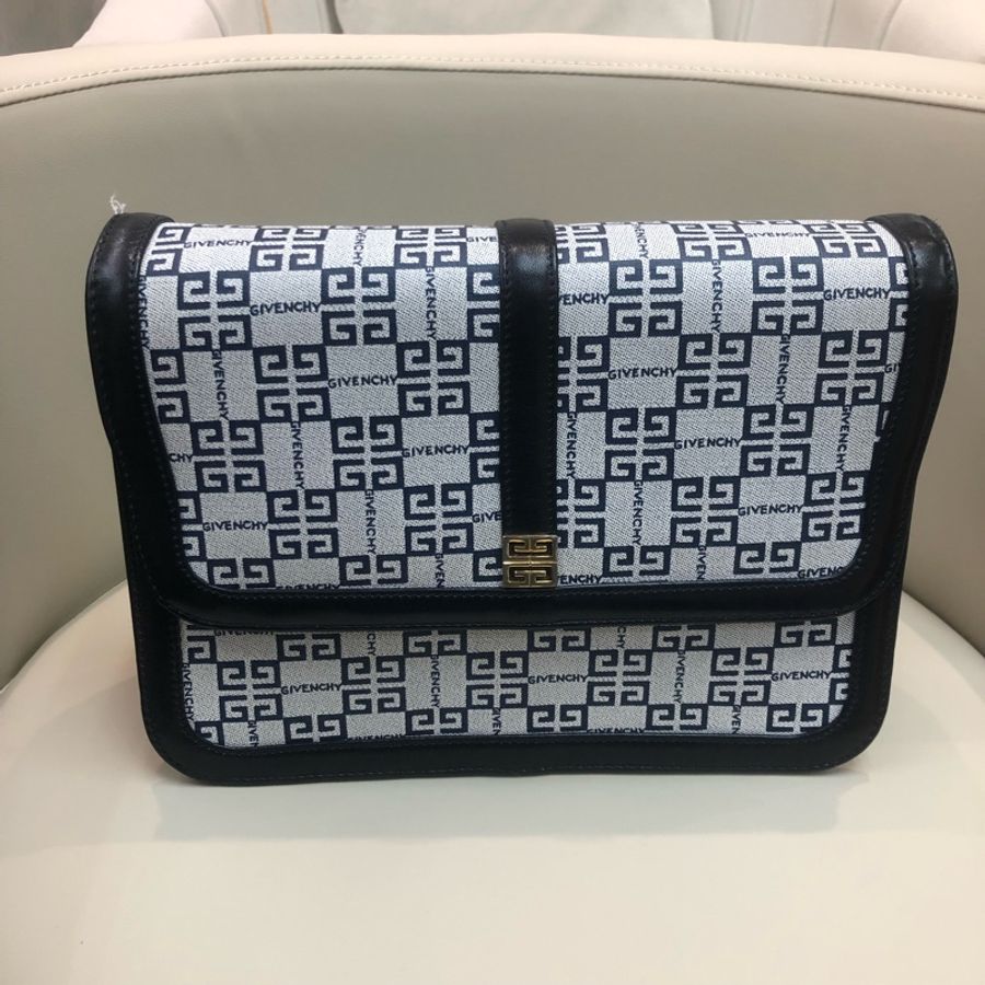 GIVENCHY 復古4G標誌圖案單肩包XA582-5
