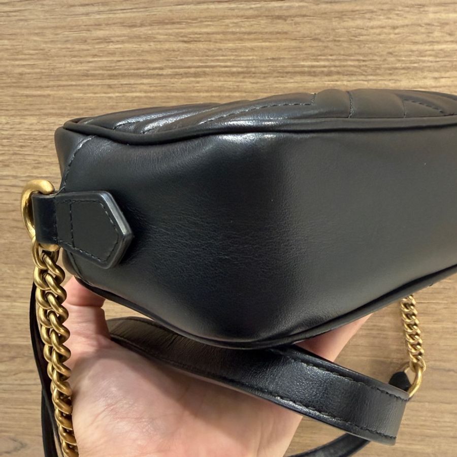 Gucci 黑色牛皮山形紋Marmon Mini霧金釦肩背相機包-4