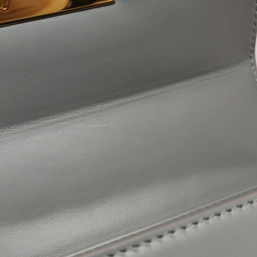 Dior 30 Montaigne蒙田包迷你牛皮純色CD標誌斜挎包單肩包-14