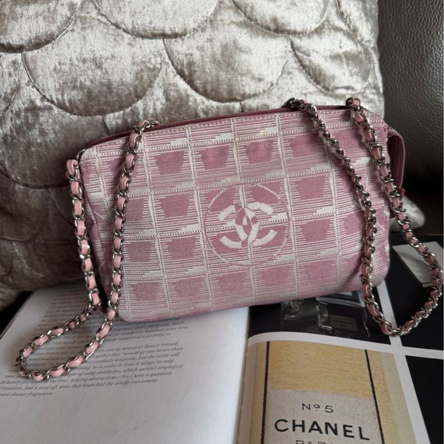香奈兒 包 化妝包 Vintage Chanel 粉紅格紋 化妝包香奈兒 中古黑色 chanel 化妝包 斜挎包  皮革包 側背包 斜背包 二手 古董包-0
