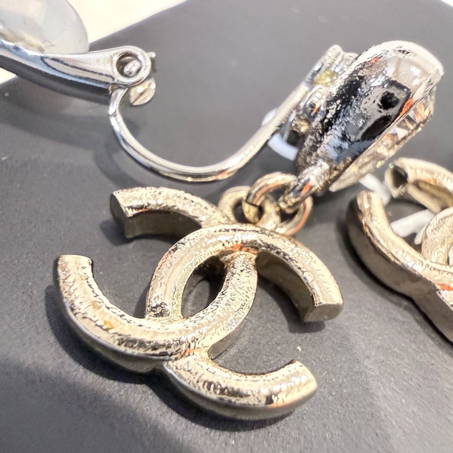Chanel✨2023 愛心水晶垂掛耳環 夾式耳環-20