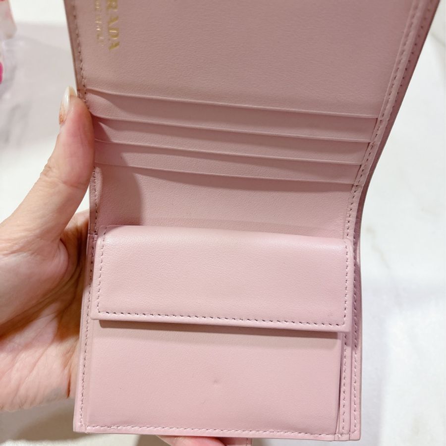 Prada 粉Saffiano皮革短夾-3