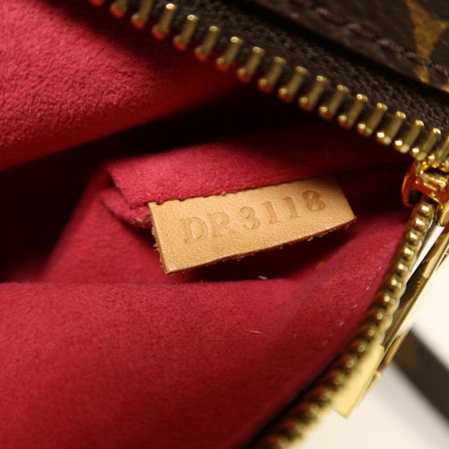 LOUIS VUITTON Monogram Patches Pochette Metis金扣手挽肩背兩用袋-7