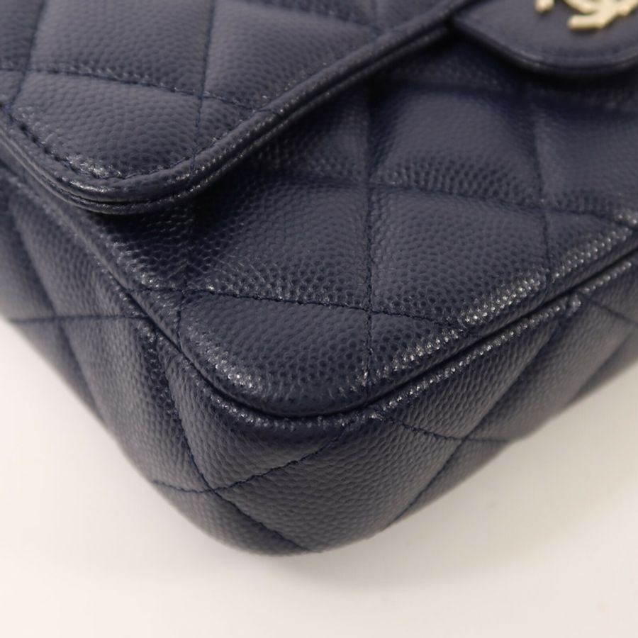 CHANEL 牛皮皮革Phone Case Bag金扣鏈帶肩背袋-13