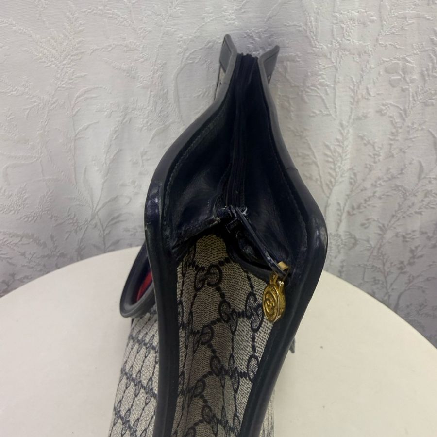 Vintage Gucci bag-12