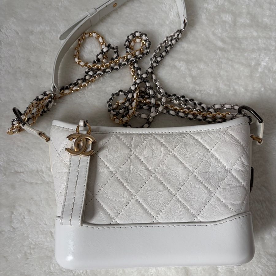 【專櫃正品】Chanel 香奈兒 Gabrielle Hobo 流浪包(小號/全白/金銀三色鍊)附購證-7