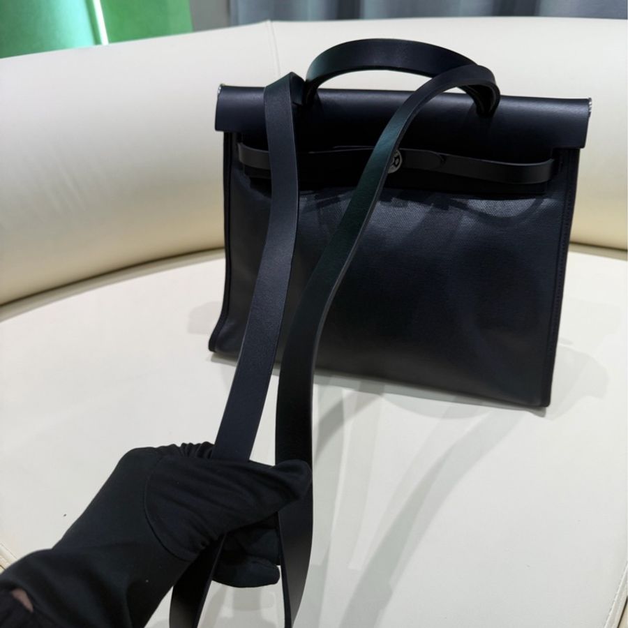 Hermes愛馬仕herbag31黑銀防水布拼皮斜挎包 鎖鑰匙 子袋。-7