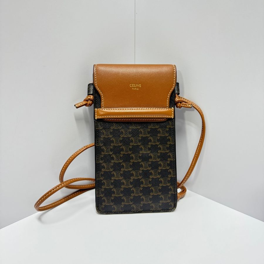 【近全新🎁】 Celine 經典凱旋門老花 手機包/斜背包 （專櫃45,000）-4