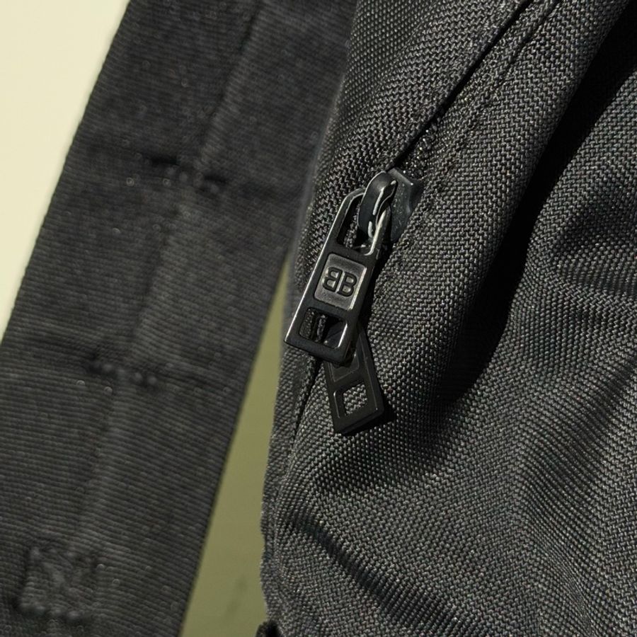 BALENCIAGA 巴黎世家 Army 中款 多功能兩用尼龍後背包(黑色)-6