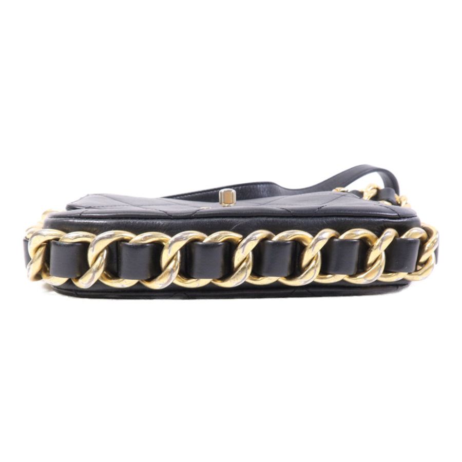 CHANEL 牛皮皮革Matelasse Bag金扣肩背袋-3