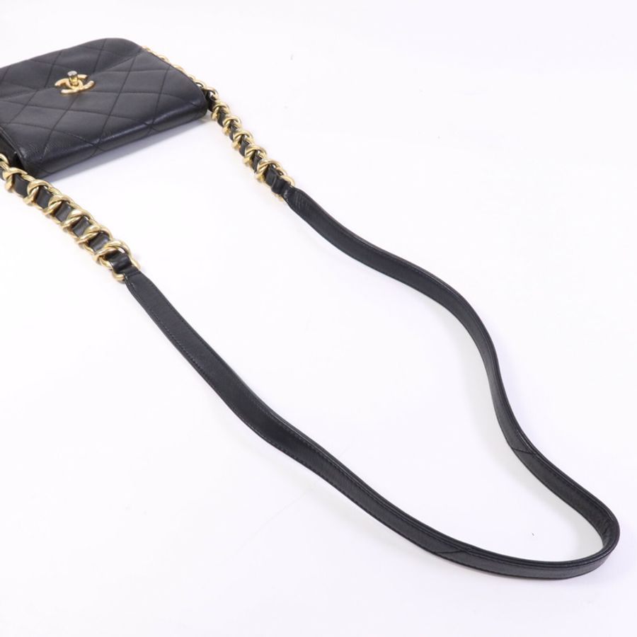 CHANEL 牛皮皮革Matelasse Bag金扣肩背袋-8