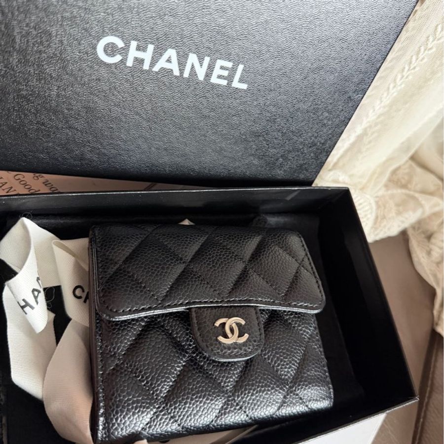 香奈兒黑荔枝經典雙c 三折短夾 經典款 男生 女生 chanel caviar black short wallet-1