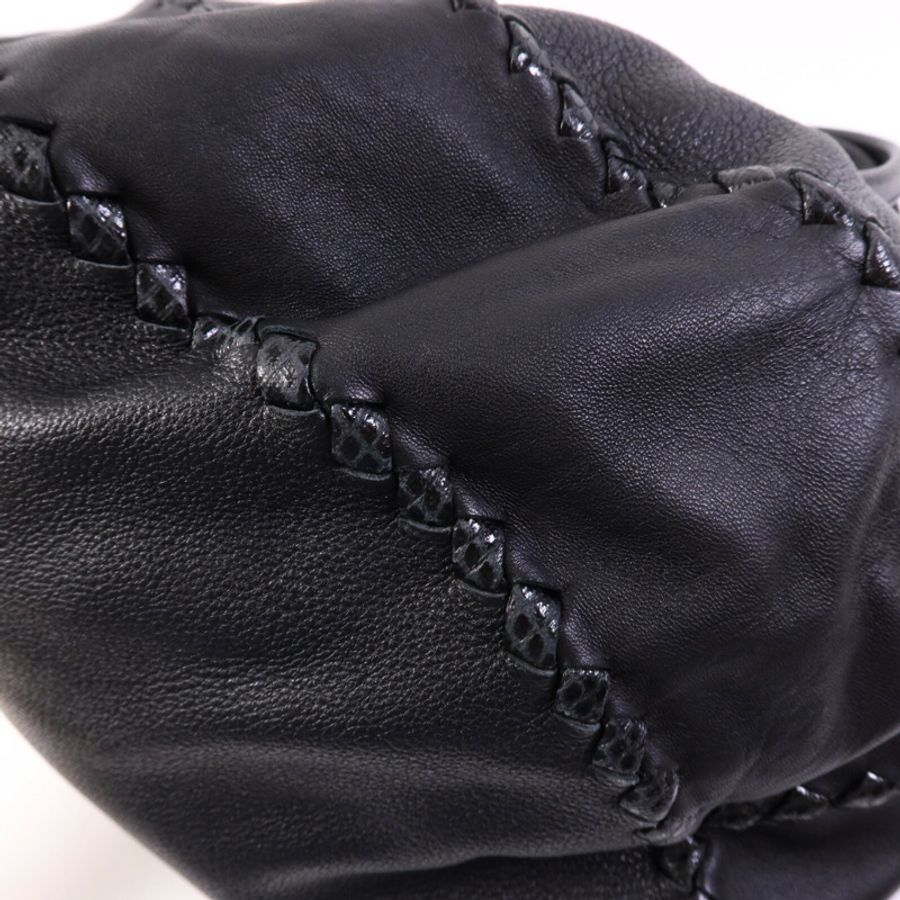 BOTTEGA VENETA 牛皮皮革Cushion Bag銀扣手挽袋-9