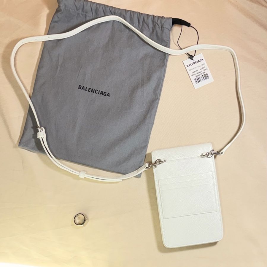 ‼️全台最甜 近新閒置 Balenciaga 巴黎世家 黑白翻蓋手機包 肩背/斜背包-2