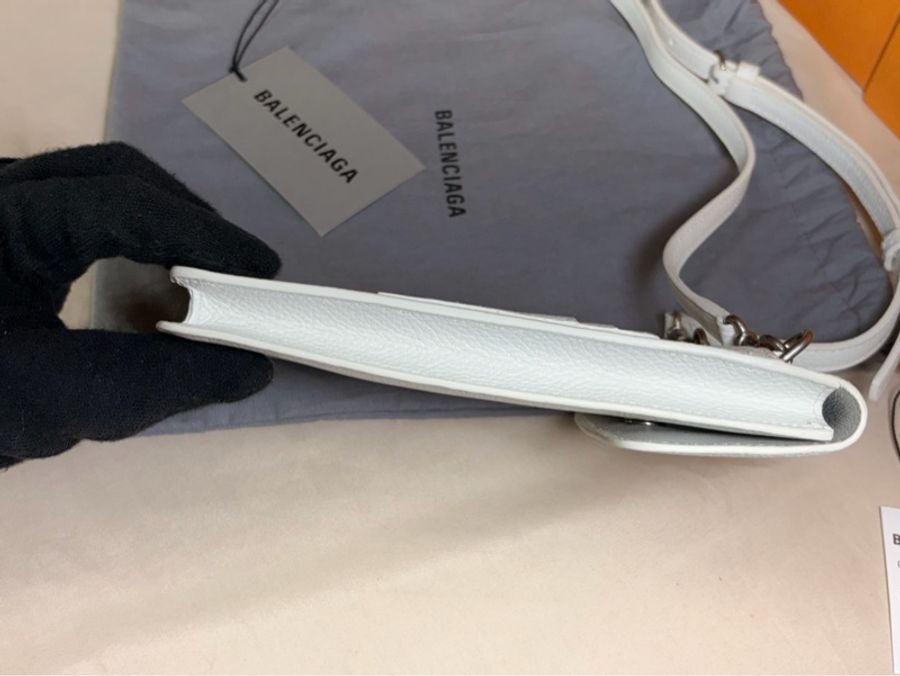 ‼️全台最甜 近新閒置 Balenciaga 巴黎世家 黑白翻蓋手機包 肩背/斜背包-6