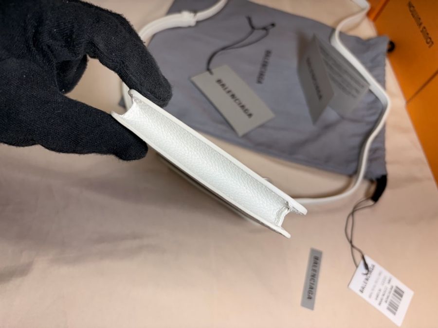 ‼️全台最甜 近新閒置 Balenciaga 巴黎世家 黑白翻蓋手機包 肩背/斜背包-9