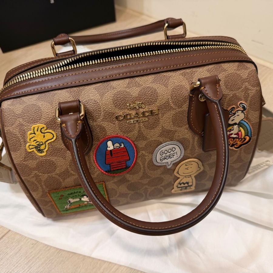 COACH SNOOPY 徽章 貼布 中款 波士頓包 贈LOEWE背帶-11
