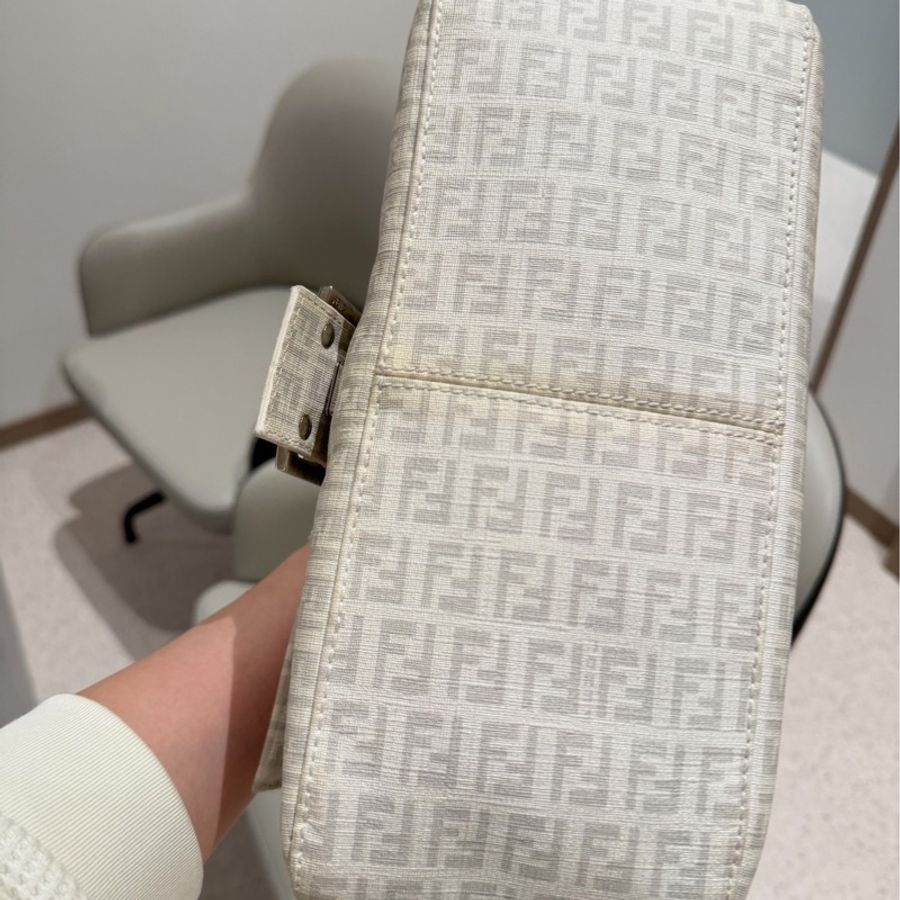 Fendi Zucchino Mama PVC 白 銀鍊 法棍包 肩背包 側背包 手提包-16