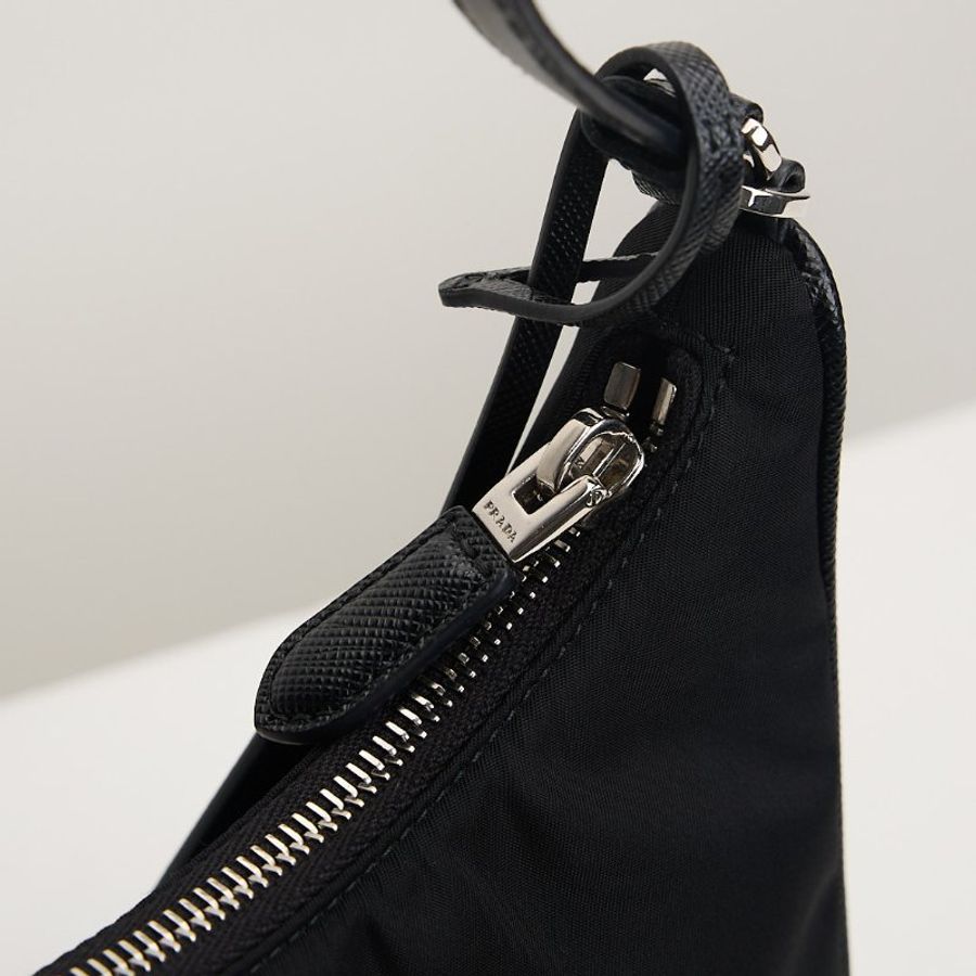 二手Prada hobo 2005 新款腋下包/黑色-4
