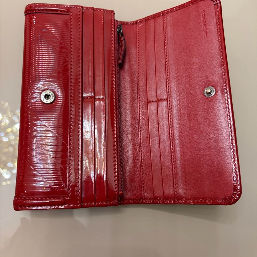 Burberry品牌格紋壓紋長夾-9
