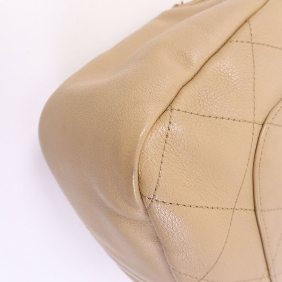 CHANEL 牛皮皮革Egyptian Amulet金扣鏈帶肩背袋-13