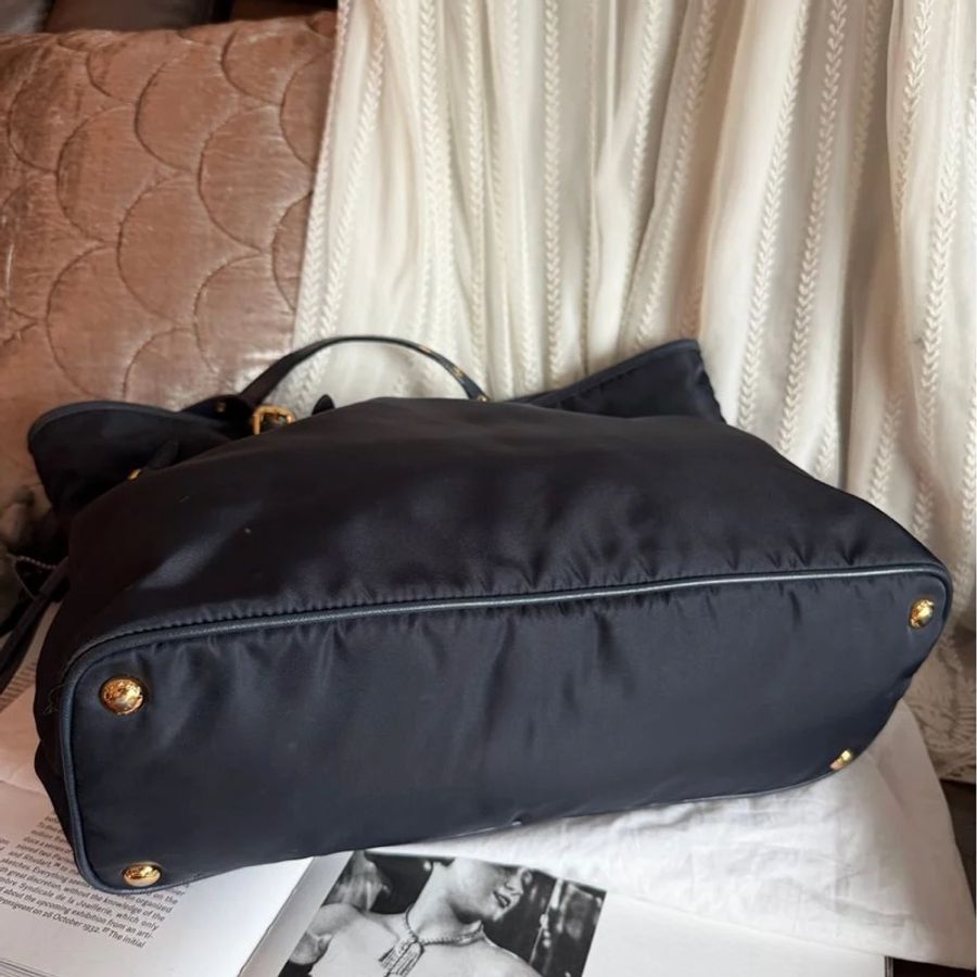 普拉特 深藍色尼龍托特包 prada nylon shoulder tote bag經典 實用性高 包 通勤包 包包 女生 男生-2