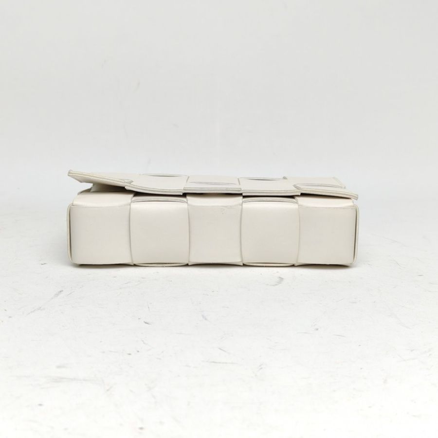 BOTTEGA VENETA Cassette23寬肩帶白色羊皮-3