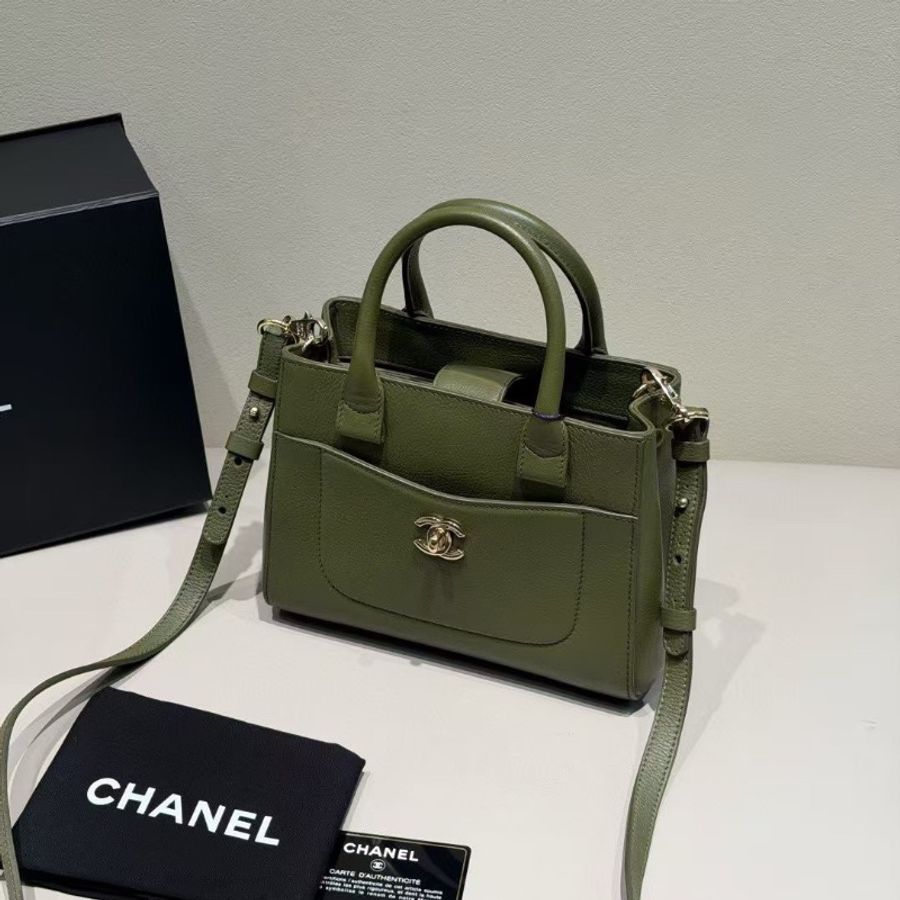 Chanel 抹茶綠 鼠尾草綠 mini 郵差斜背包荔枝紋 牛皮 27*22*10cm 99新配件塵袋保卡-4