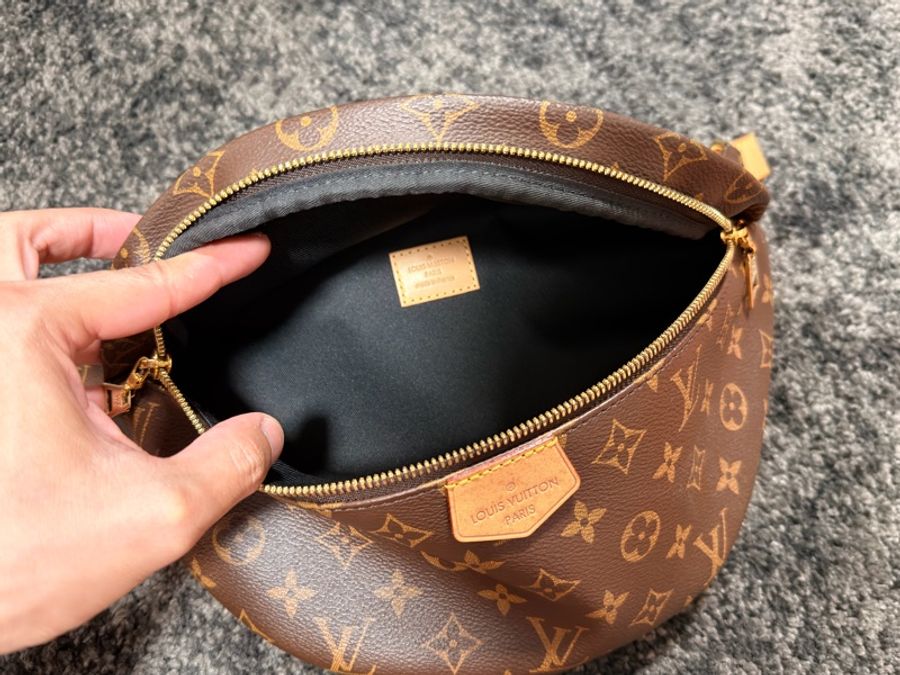 LV M43644 Bumbag 老花字紋金扣拉鍊腰包斜背包胸口包 RZ6157-16